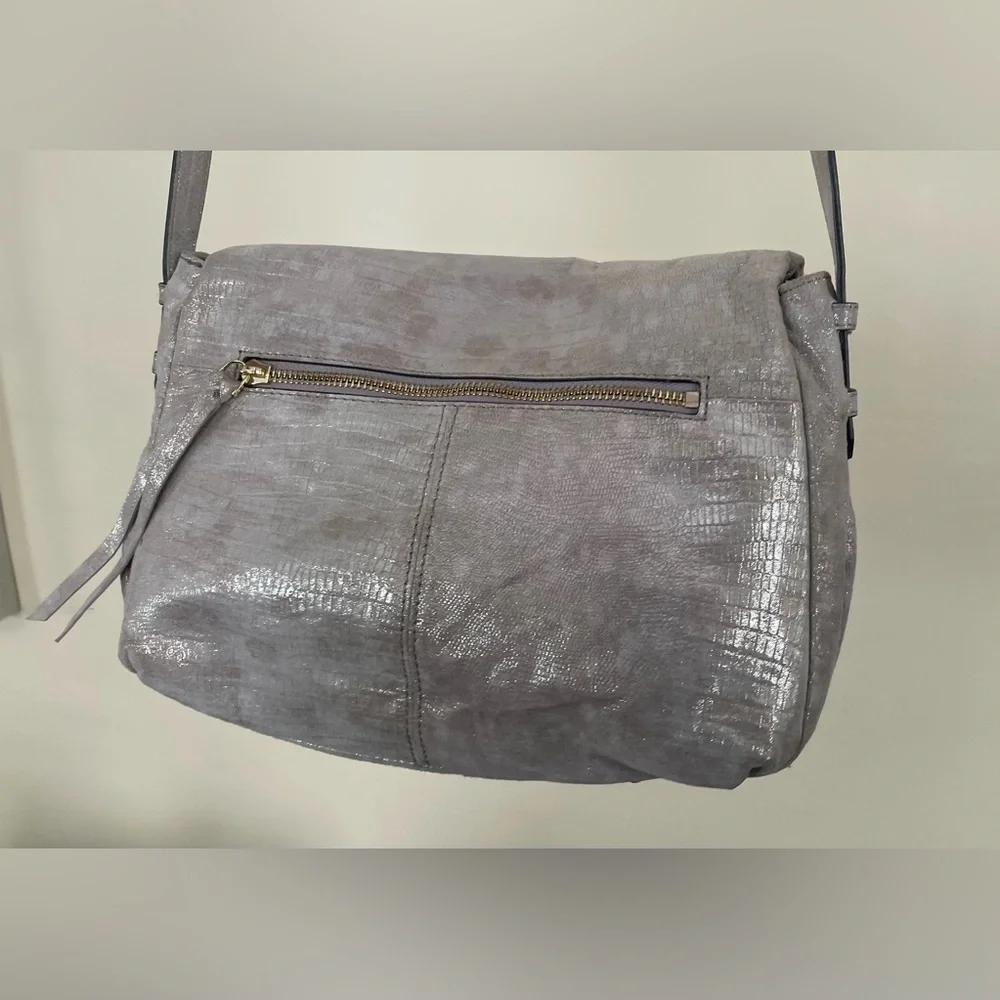 Aimee Kestenberg Beige with Gold Metallic Shimmer Bali Foldover Crossover Bag - Picture 3 of 7